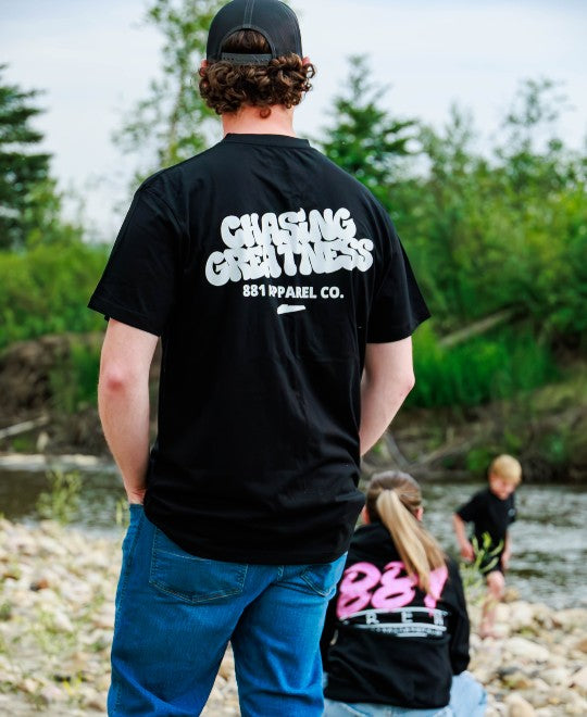 Chasing Greatness - T-Shirt